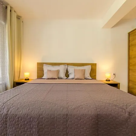 Park Complex Viktoria Hotel *